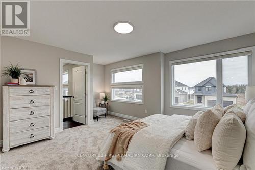 124 Basil Crescent, Middlesex Centre (Ilderton), ON - Indoor Photo Showing Bedroom