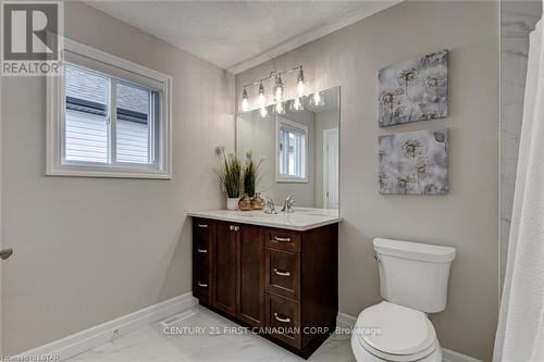 124 Basil Crescent, Middlesex Centre (Ilderton), ON - Indoor Photo Showing Bathroom