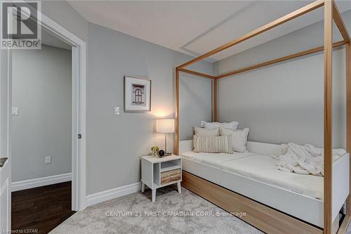 124 Basil Crescent, Middlesex Centre (Ilderton), ON - Indoor Photo Showing Bedroom