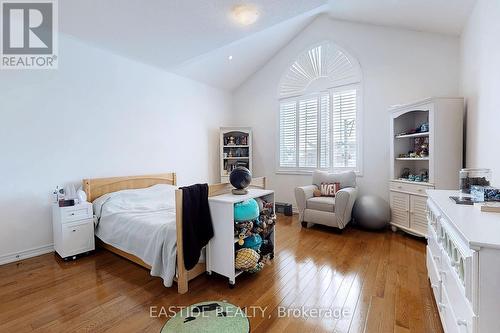 160 Championship Circle Place, Aurora, ON - Indoor Photo Showing Bedroom