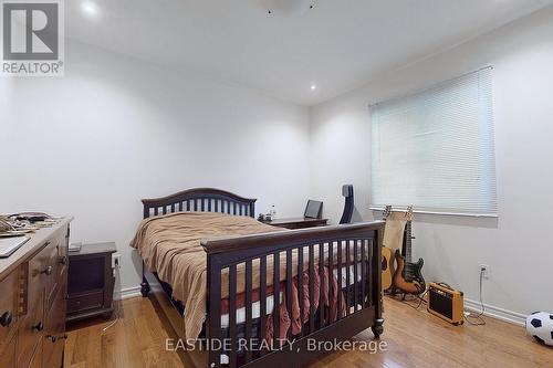 160 Championship Circle Place, Aurora, ON - Indoor Photo Showing Bedroom