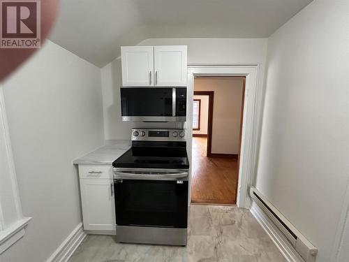 125-127 Woodward Ave, Sault Ste Marie, ON - Indoor Photo Showing Kitchen