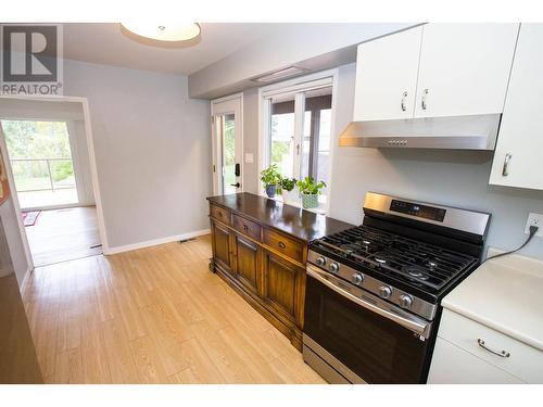 3837 Dezell Drive, Prince George, BC - Indoor Photo Showing Kitchen