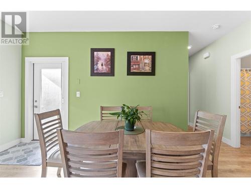 1341 30 Street Ne Unit# 8, Salmon Arm, BC - Indoor Photo Showing Dining Room