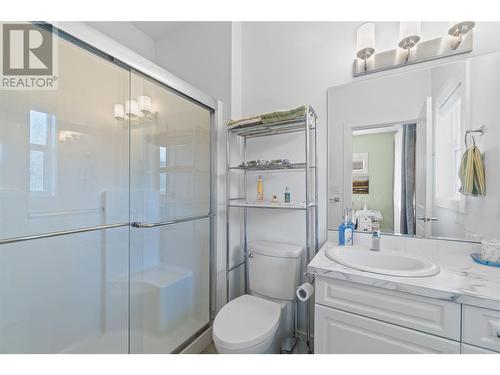 1341 30 Street Ne Unit# 8, Salmon Arm, BC - Indoor Photo Showing Bathroom