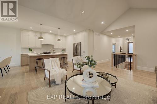 19 Carriage Crossing, Mapleton, ON - Indoor Photo Showing Dining Room