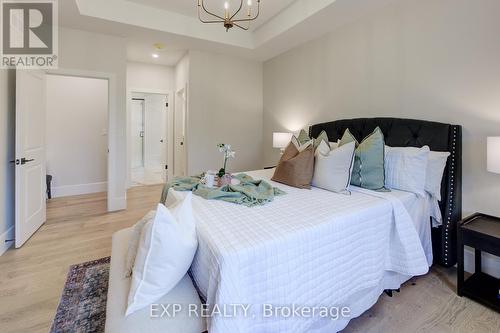 19 Carriage Crossing, Mapleton, ON - Indoor Photo Showing Bedroom