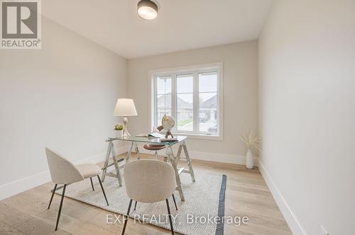 19 Carriage Crossing, Mapleton, ON - Indoor