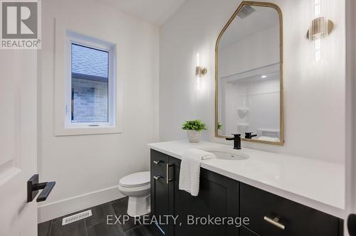 19 Carriage Crossing, Mapleton, ON - Indoor Photo Showing Bathroom