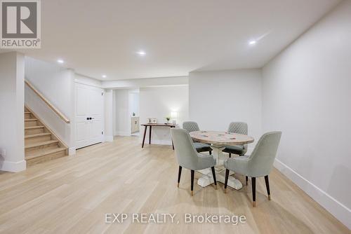 19 Carriage Crossing, Mapleton, ON - Indoor Photo Showing Dining Room