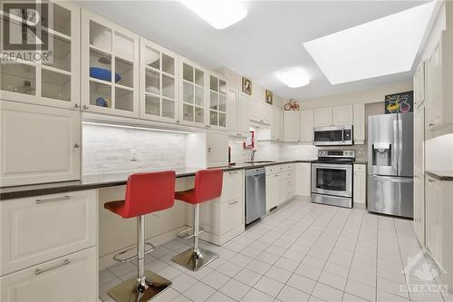 13 Waterford Way, Ottawa, ON - Indoor Photo Showing Kitchen