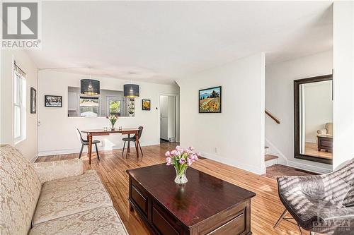 337 Donald Street, Ottawa, ON - Indoor Photo Showing Living Room