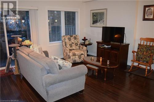 935 Goderich Street Unit# 24, Port Elgin, ON - Indoor Photo Showing Living Room