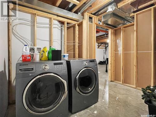 261 30Th Street W, Battleford, SK - Indoor Photo Showing Laundry Room