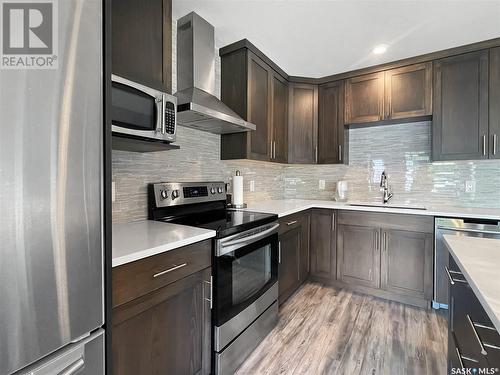 261 30Th Street W, Battleford, SK - Indoor Photo Showing Kitchen With Stainless Steel Kitchen With Upgraded Kitchen