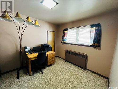 260 3Rd Avenue Nw, Swift Current, SK - Indoor Photo Showing Office