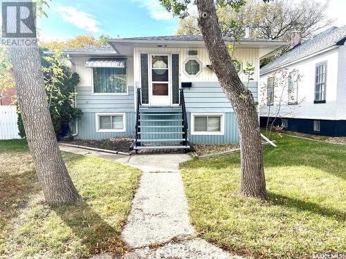 260 3Rd Avenue Nw, Swift Current, SK - Outdoor