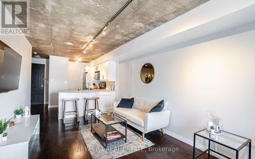 610 - 1005 King Street, Toronto, ON - Indoor Photo Showing Living Room