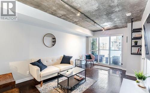 1005 King Street, Toronto, ON - Indoor Photo Showing Living Room