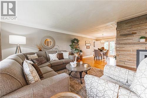 1105 Nebo Road, Hamilton, ON - Indoor Photo Showing Living Room