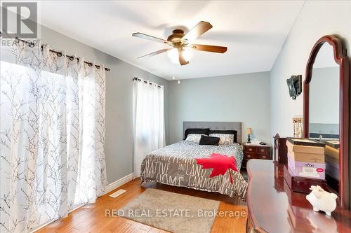 3262 Beach Avenue, Innisfil, ON - Indoor Photo Showing Bedroom