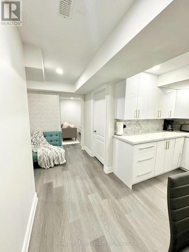 11 Madison Avenue, Richmond Hill, ON - Indoor Photo Showing Kitchen