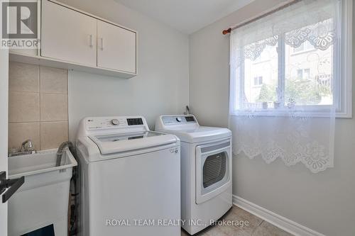 60 Matthew Boyd Crescent, Newmarket, ON - Indoor Photo Showing Laundry Room