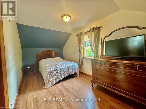 97 Griffith Street, Brockton, ON - Indoor Photo Showing Bedroom