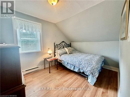 97 Griffith Street, Brockton, ON - Indoor Photo Showing Bedroom