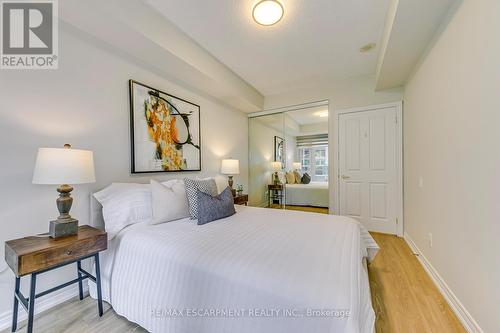 101 - 40 Old Mill Road, Oakville, ON - Indoor Photo Showing Bedroom