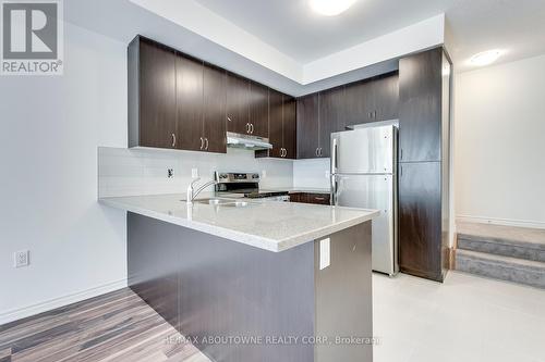 15 - 2212 Bromsgrove Road, Mississauga, ON - Indoor Photo Showing Kitchen With Double Sink With Upgraded Kitchen