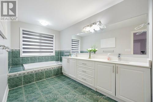 17 Linstock Drive, Brampton, ON - Indoor Photo Showing Bathroom