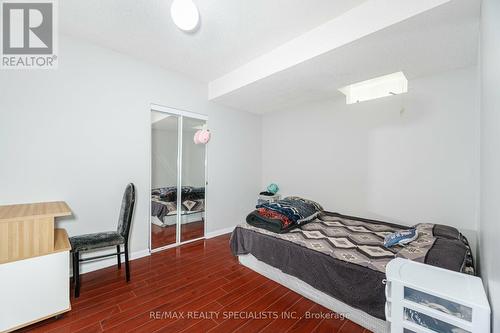 17 Linstock Drive, Brampton, ON - Indoor Photo Showing Bedroom