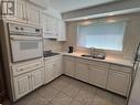 39 Glebe Crescent, Brampton, ON  - Indoor Photo Showing Kitchen With Double Sink 