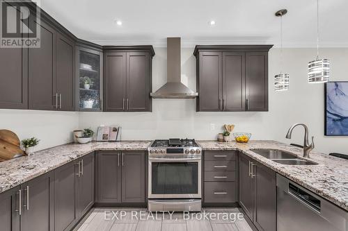 30 Bamburg Street, Georgina, ON - Indoor Photo Showing Kitchen With Double Sink With Upgraded Kitchen