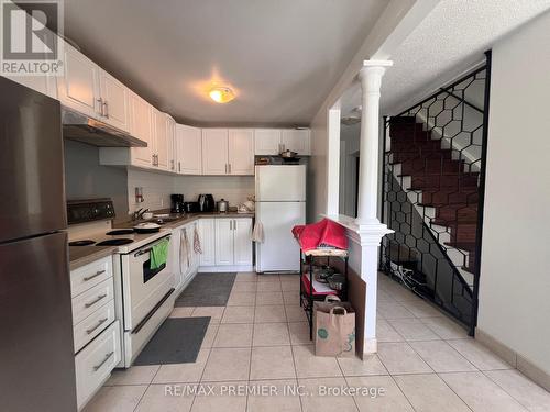 8 - 3690 Keele Street, Toronto, ON - Indoor Photo Showing Kitchen