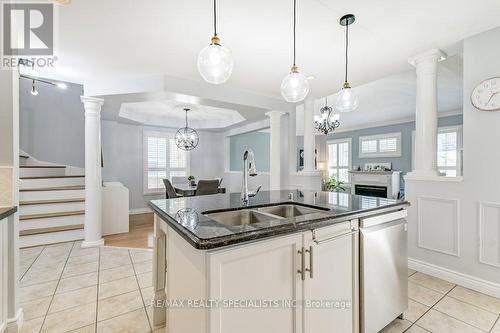 7362 Banffshire Court N, Mississauga, ON - Indoor Photo Showing Kitchen With Double Sink