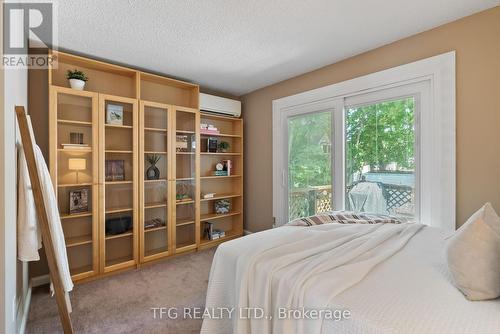 525 Laval Street, Oshawa (Vanier), ON - Indoor Photo Showing Bedroom