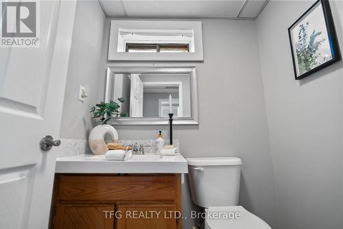 525 Laval Street, Oshawa (Vanier), ON - Indoor Photo Showing Bathroom