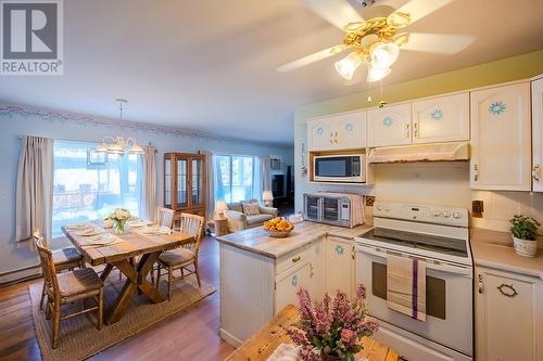 650 Mckinney Road Unit# 114, Oliver, BC - Indoor Photo Showing Kitchen