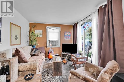 49364 Dexter Line, Malahide (Port Bruce), ON - Indoor Photo Showing Living Room