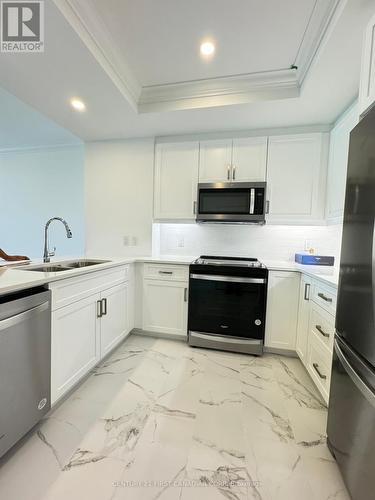 313 - 1975 Fountain Grass Drive, London, ON - Indoor Photo Showing Kitchen With Stainless Steel Kitchen