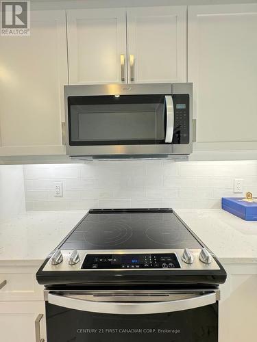 313 - 1975 Fountain Grass Drive, London, ON - Indoor Photo Showing Kitchen