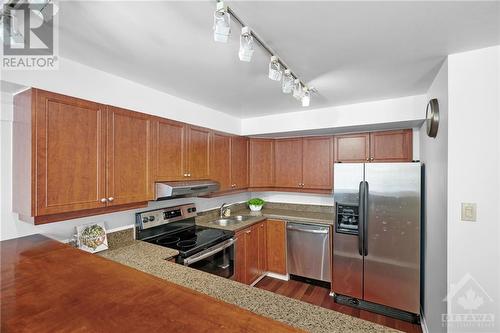 140 Rideau Terrace Unit#2, Ottawa, ON - Indoor Photo Showing Kitchen With Double Sink