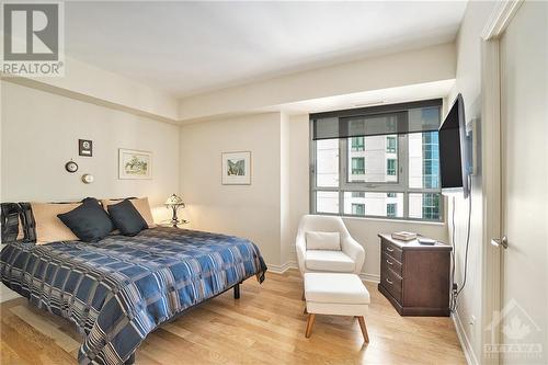 445 Laurier Avenue W Unit#1601, Ottawa, ON - Indoor Photo Showing Bedroom