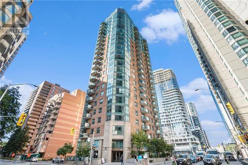 445 Laurier Avenue W Unit#1601, Ottawa, ON - Outdoor With Facade