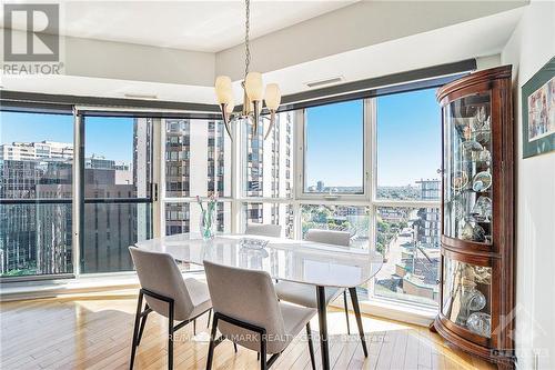 1601 - 445 Laurier Avenue W, Ottawa, ON - Indoor Photo Showing Dining Room