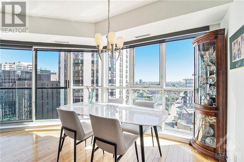 445 Laurier Avenue W Unit#1601, Ottawa, ON - Indoor Photo Showing Dining Room