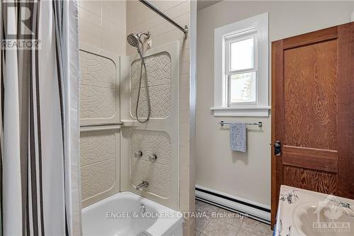 5349 Calabogie Road, Greater Madawaska, ON - Indoor Photo Showing Bathroom