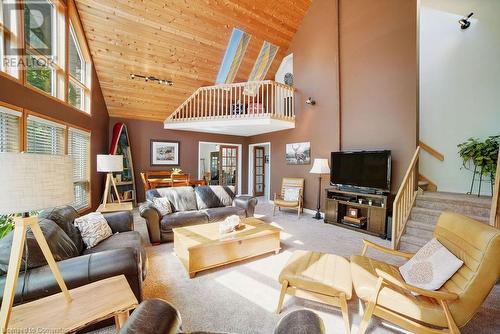 53 Harrison Road, Caledonia, ON - Indoor Photo Showing Living Room